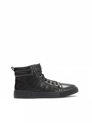 Czarne minimalistyczne sneakersy męskie z wysoką sznurowaną cholewką Kazar