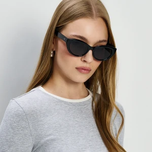 Czarne okulary przeciwsłoneczne cat-eye z polaryzacją House