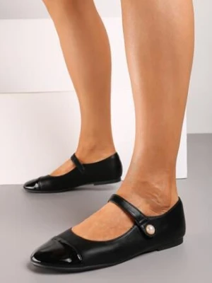 Czarne Płaskie Balerinki Ozdobione Paskiem na Rzep i Lakierowanym Noskiem Sailerra