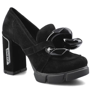 Półbuty damskie Carinii, Wykonane z naturalnej skóry zamszowej z miękką cholewką klasycznym wycięciem ozdobnym metalowym elementem na przodzie oraz m