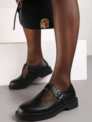 Czarne Półbuty na Płaskiej Podeszwie Ozdobione Paskami ze Sprzączką Atteira