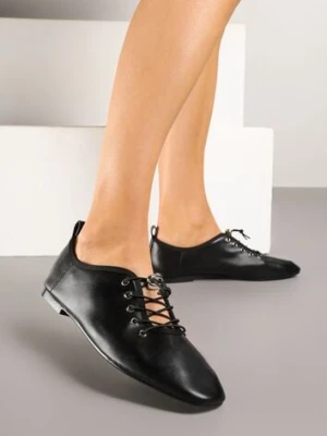 Czarne Półbuty ze Sznurowaniem ze Stoperem Julirine c'm paris