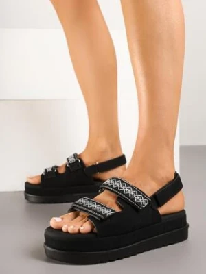 Czarne Sandały na Grubej Podeszwie z Zapięciem na Rzep i Ozdobnym Haftem Soricca givana