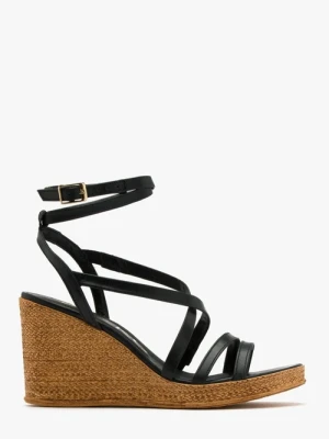 Czarne sandały na koturnie Ryłko