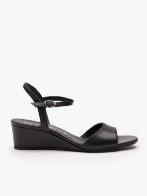 Czarne sandały na koturnie Ryłko