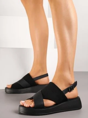 Czarne Sandały na Koturnie Vices z Wycięciami Saricee