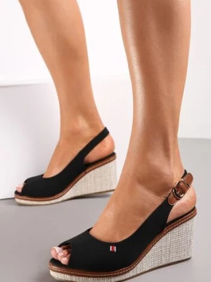 Czarne Sandały na Koturnie z Okrągłym Noskiem Tiyah