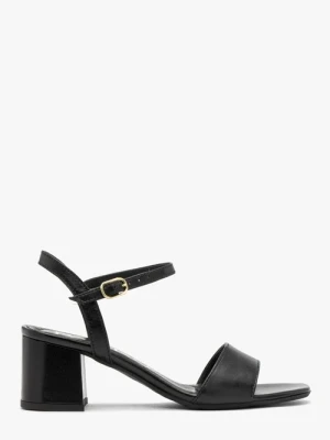 Czarne sandały na obcasie typu klocek Ryłko