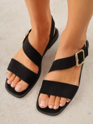 Czarne Sandały na Płaskiej Podeszwie ze Skośnym Paskiem i Klamerką Iphislia marquiiz