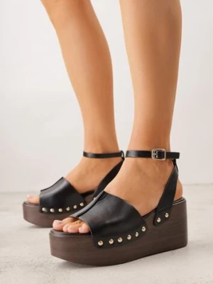 Czarne Sandały na Platformie i Koturnie z Nitami po Bokach Zaehesh