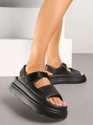 Czarne Sandały na Platformie w Sportowym Stylu Lisilia