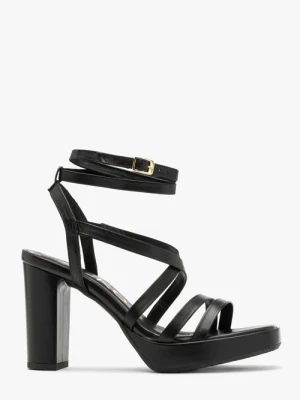 Czarne sandały z ozdobnych paseczków Ryłko