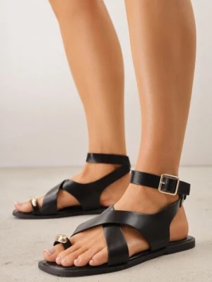 Czarne Sandały z Paskiem na Palec z Metaliczną Aplikacją i Klamerką Ailintra mulanka