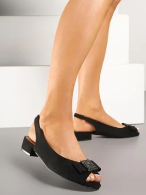 Czarne Sandały ze Skórzaną Wkładką Ażurową Cholewką i Kokardką Vevessa goodin