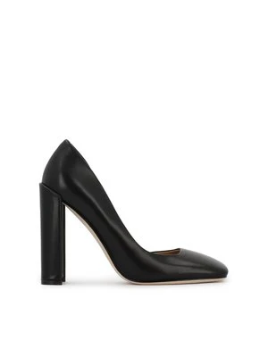 Czarne skórzane czółenka na geometrycznym słupku Kazar