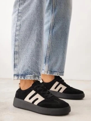 Czarne Skórzane Sneakersy na Kauczukowej Podeszwie z Geometrycznym Motywem Shytyse santorio