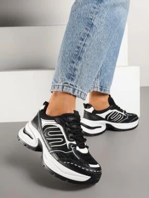 Czarne Sneakersy na Grubej Tłoczonej Podeszwie z Geometrycznym Wzorem Deliorith