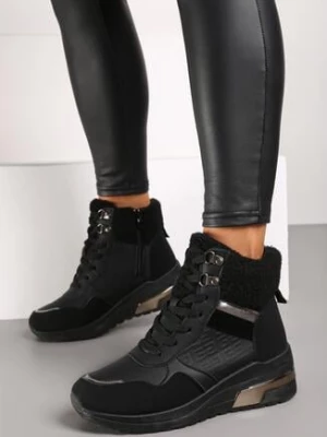 Zdjęcie produktu Czarne Sneakersy na Koturnie Zdobione Metalicznymi Wstawkami i Futerkiem Omedia