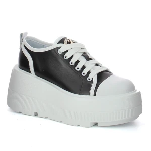 Czarne sneakersy na platformie CARINII B9375-L46-E50-000-G36