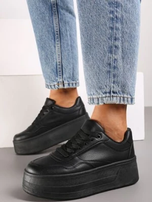 Czarne Sneakersy na Platformie Ozdobionej Tłoczeniem Vaiviera