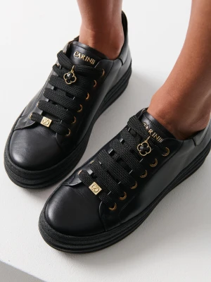 Czarne sneakersy skórzane CARINII B10467-E50-000-000-G74