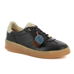 Czarne sneakersy skórzane CARINII B10480-E50-000-000-000