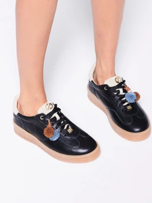 Czarne sneakersy skórzane CARINII B10480-E50-000-000-000