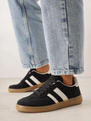 Czarne Sneakersy Typu Tenisówki Ozdobione Paskami po Bokach Fefia gowin