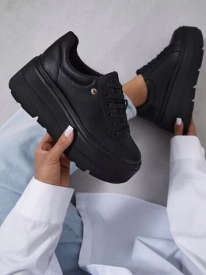 Czarne Sneakersy Vices na Grubej Podeszwie Tuliri