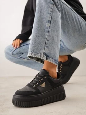 Czarne Sneakersy VICES na Grubej Podeszwie z Tłoczeniami Zdobione Aplikacją Cezara