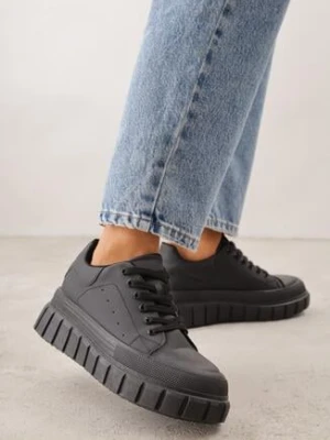 Czarne Sneakersy VICES na Grubej Tłoczonej Podeszwie z Perforacją Diomerine