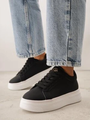 Czarne Sneakersy VICES z Metaliczną Wstawką Perforacją i Gwiazdą Edanatia