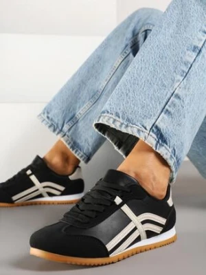 Czarne Sneakersy w Stylu Kultowych Tenisówek z Ozdobnymi Przeszyciami Wendiva
