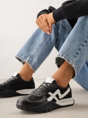 Czarne Sneakersy z Futurystyczną Tłoczoną Podeszwą i Geometrycznym Wzorem Emalorine maira