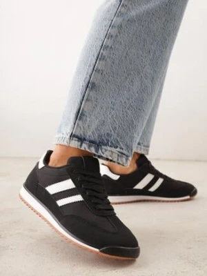 Czarne Sneakersy z Geometrycznym Motywem Jannata mulanka