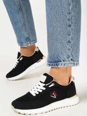 Czarne Sneakersy z Metalicznymi Wstawkami i Drobnym Haftem c