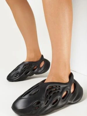 Zdjęcie produktu Czarne Sneakersy z Pianki Zdobione Wycięciami Harelle