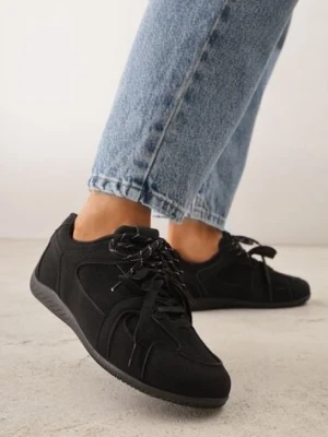 Czarne Sneakersy z Podwójnym Sznurowaniem i Geometrycznymi Wstawkami Adrearah kang you