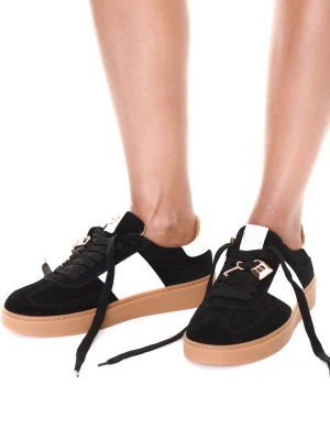 Czarne sneakersy zamszowe CARINII B10330-063-L46-000-000