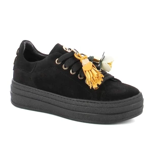 Czarne sneakersy zamszowe CARINII B10465-H20-000-000-G74