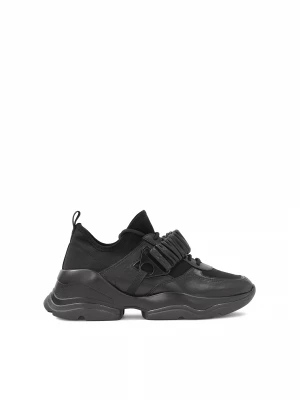 Czarne sneakersy ze skórzanym paskiem i skarpetkową cholewką Kazar