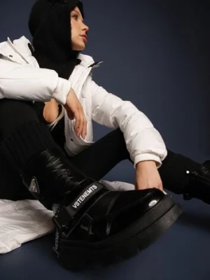 Czarne Śniegowce Lakierowane z Taśmami z Napisami Ermanno