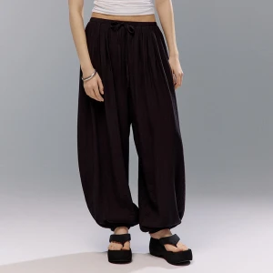 Czarne spodnie balloon fit z wiskozy House