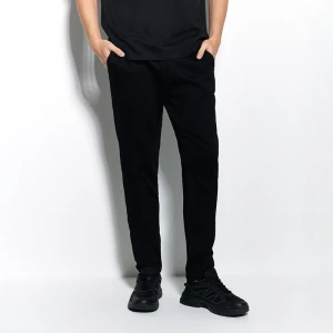 Czarne spodnie carrot fit na gumce House