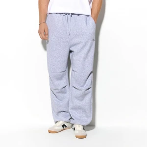 Czarne spodnie dresowe baggy fit z zaszewkami House