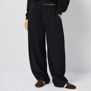 Czarne spodnie dresowe barrel z wysokim stanem House