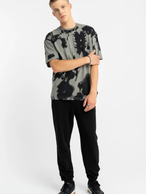 Czarne spodnie dresowe REGULAR bez nadruków Reporter Young