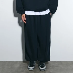 Czarne spodnie dresowe super baggy fit basic House
