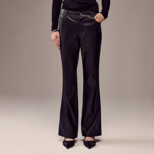 Czarne spodnie flare ze sztucznej skóry House