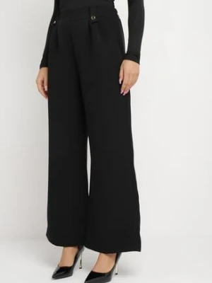 Czarne Spodnie o Fasonie Szerokich Dzwonów z Ozdobnymi Zakładkami w Talii Narimes lily rose